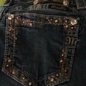 Miss Me Women’s Capris size 29 Distressed with Bling on the booty
